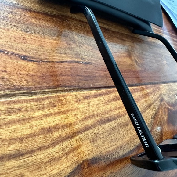 Yves Saint Laurent sunglasses - Picture 5 of 5